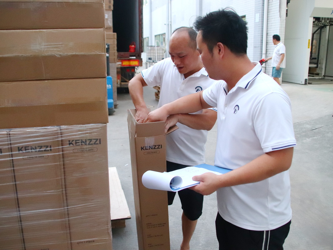 검사 체크리스트와 품질 관리 문서의 클로즈업